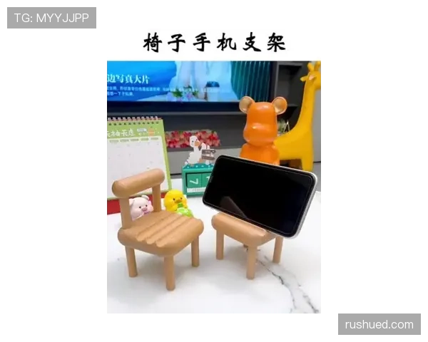菲利克斯穿拖鞋进米其林点菜，隔壁桌的人都开始刷手机